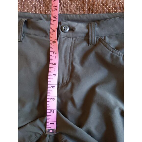 Eddie Bauer Olive Green Cargo Hiking Shorts Women's Size 10 Stretch Outdoor - Picture 7 of 8